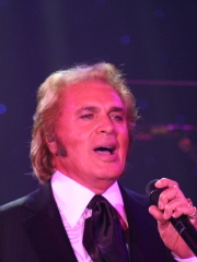 Photo of Engelbert Humperdinck