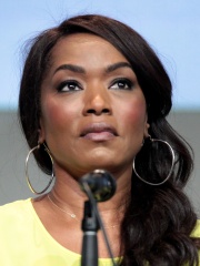 Photo of Angela Bassett