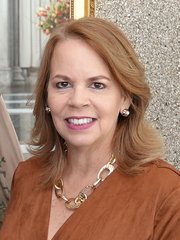 Photo of Evelyn Wever-Croes