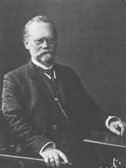 Photo of Emil Wiechert