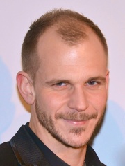 Photo of Gustaf Skarsgård