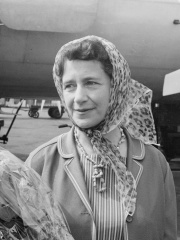 Photo of Peggy Ashcroft