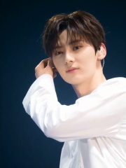 Photo of Hwang Min-hyun