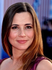 Photo of Linda Cardellini