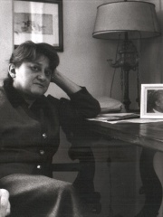 Photo of Laura Mancinelli