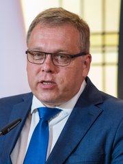 Photo of Lauri Hussar