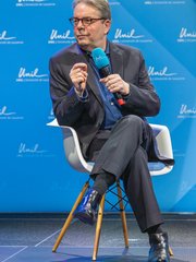 Photo of Douglas Kennedy
