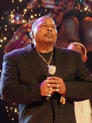 Photo of Aaron Neville