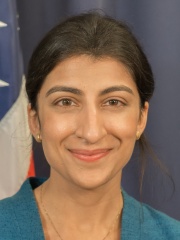 Photo of Lina Khan