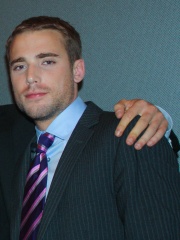 Photo of Dustin Milligan