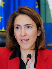 Photo of Valérie Hayer