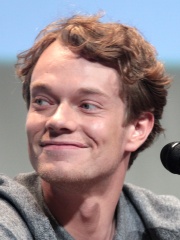 Photo of Alfie Allen