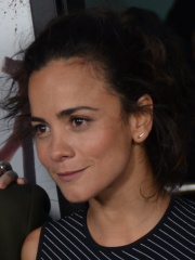 Photo of Alice Braga