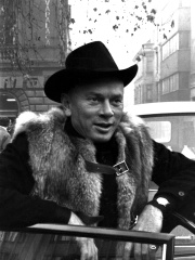 Photo of Yul Brynner