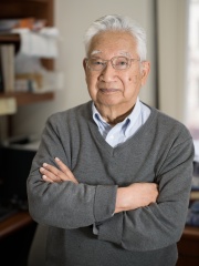 Photo of Hiroo Kanamori