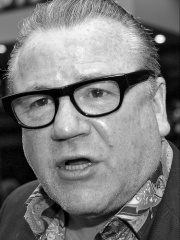 Photo of Ray Winstone