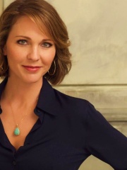 Photo of Kelli Williams