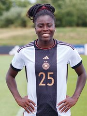 Photo of Nicole Anyomi