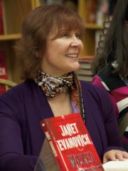 Photo of Janet Evanovich