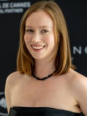 Photo of Hannah Einbinder