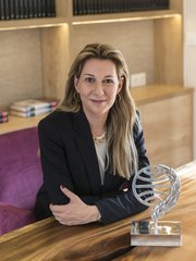 Photo of Eva García Sáenz de Urturi