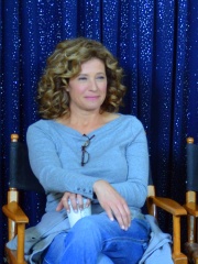 Photo of Nancy Travis