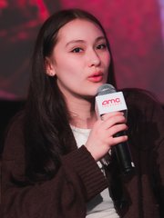 Photo of Lola Tung
