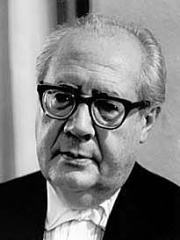 Photo of Andrés Segovia