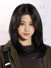 Photo of Huh Yunjin
