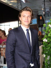 Photo of Xavier Samuel