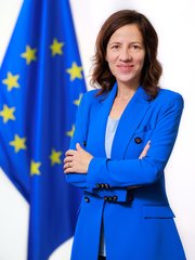 Katta xorozli transseksual sikilib qoladi