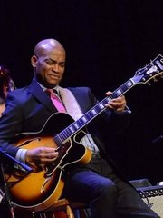 Photo of Russell Malone