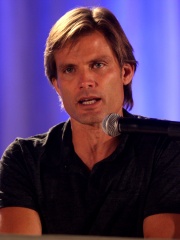 Photo of Casper Van Dien