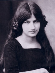 Photo of Jeanne Hébuterne