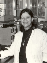 Photo of Esther Lederberg