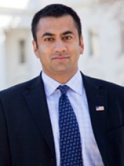 Photo of Kal Penn