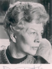 Photo of Wendy Hiller