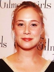 Photo of Liza Weil