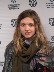 Photo of Hannah Murray